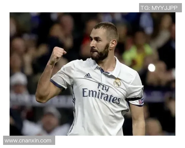 本泽马：从金球奖得主到足球传奇的辉煌旅程与未来展望