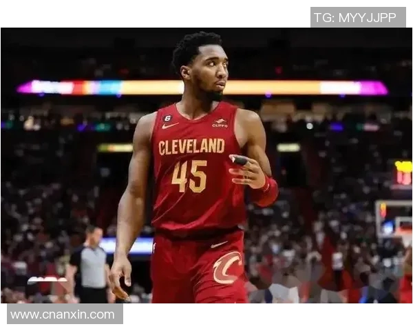 多诺万米切尔带领球队再创辉煌展现超凡篮球才华与领导力 多诺万米切尔带领球队再创辉煌展现超凡篮球才华与领导力